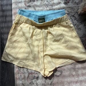 Daily Drills Blue and yellow
Striped Shorts layers (XS/S)